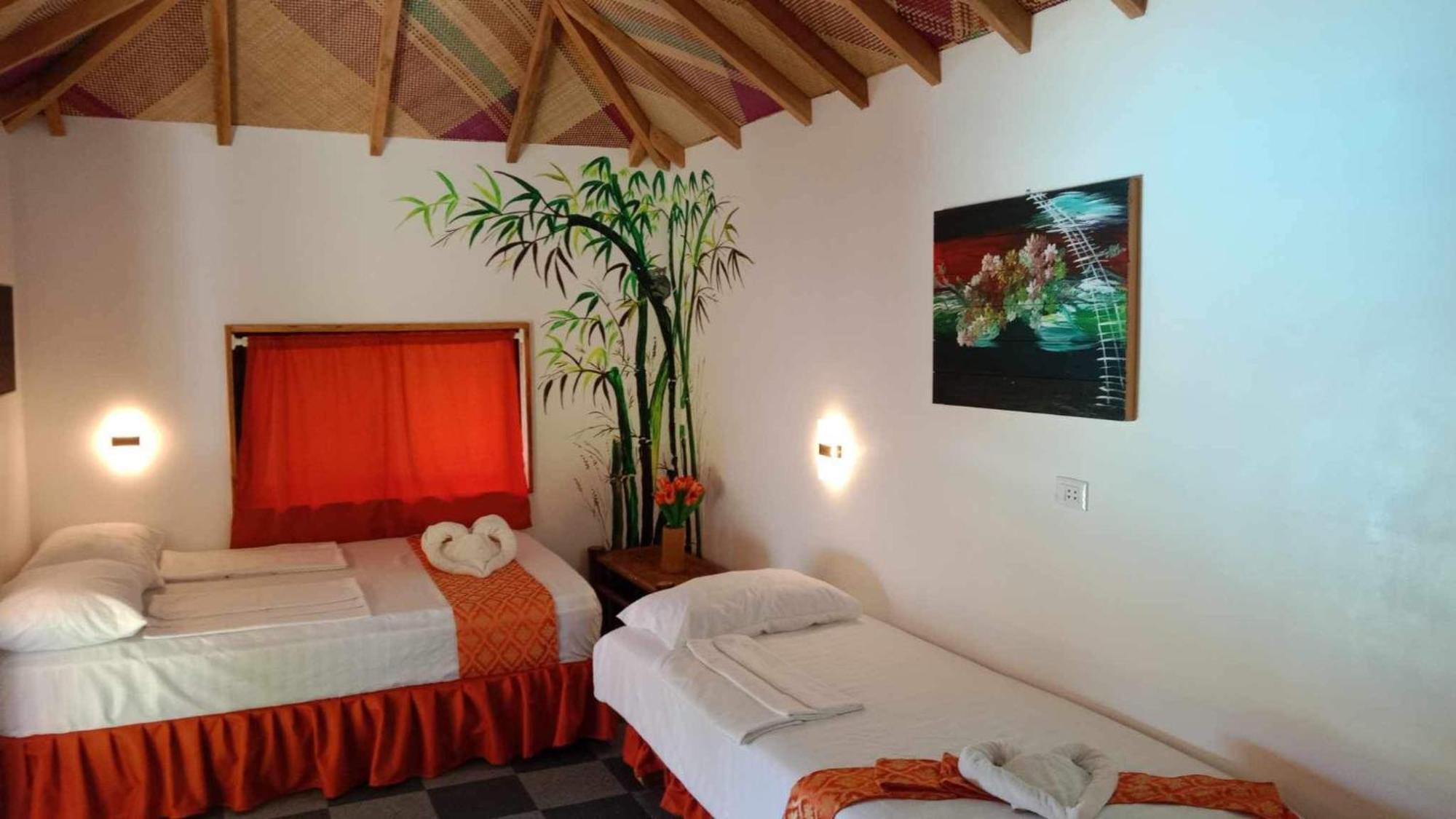 Cuestas Beach Resort And Restaurant Бадиан Экстерьер фото